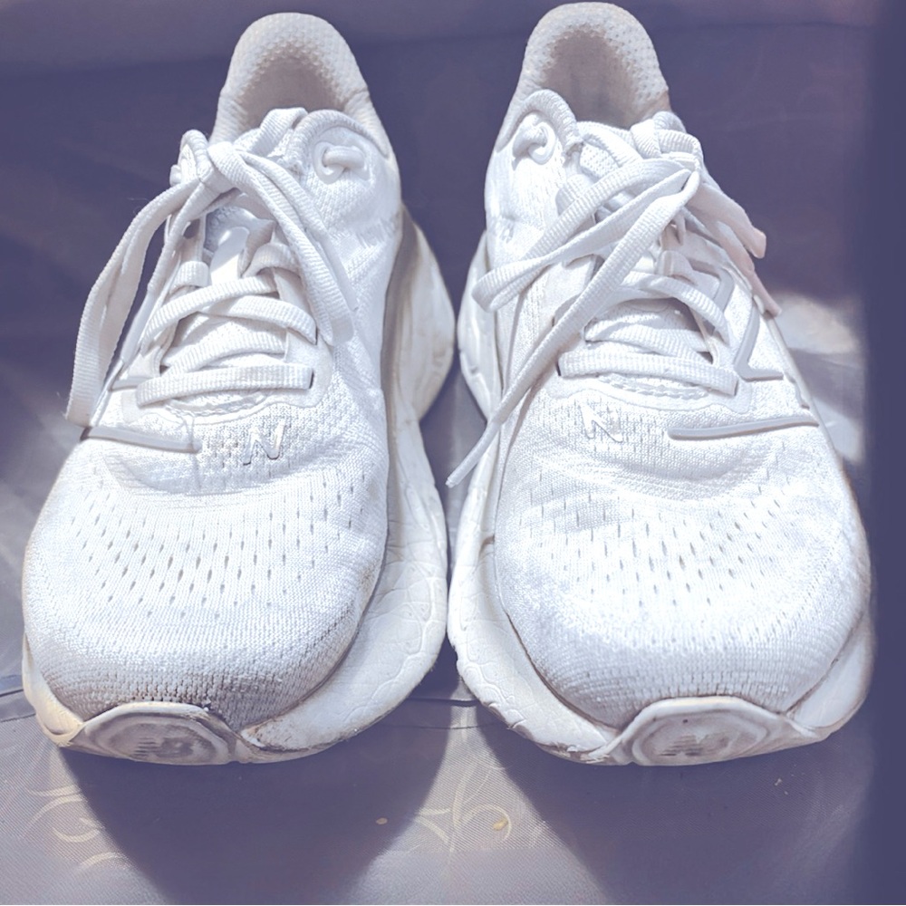 Men’s & Women’s new balance sneakers size 8
